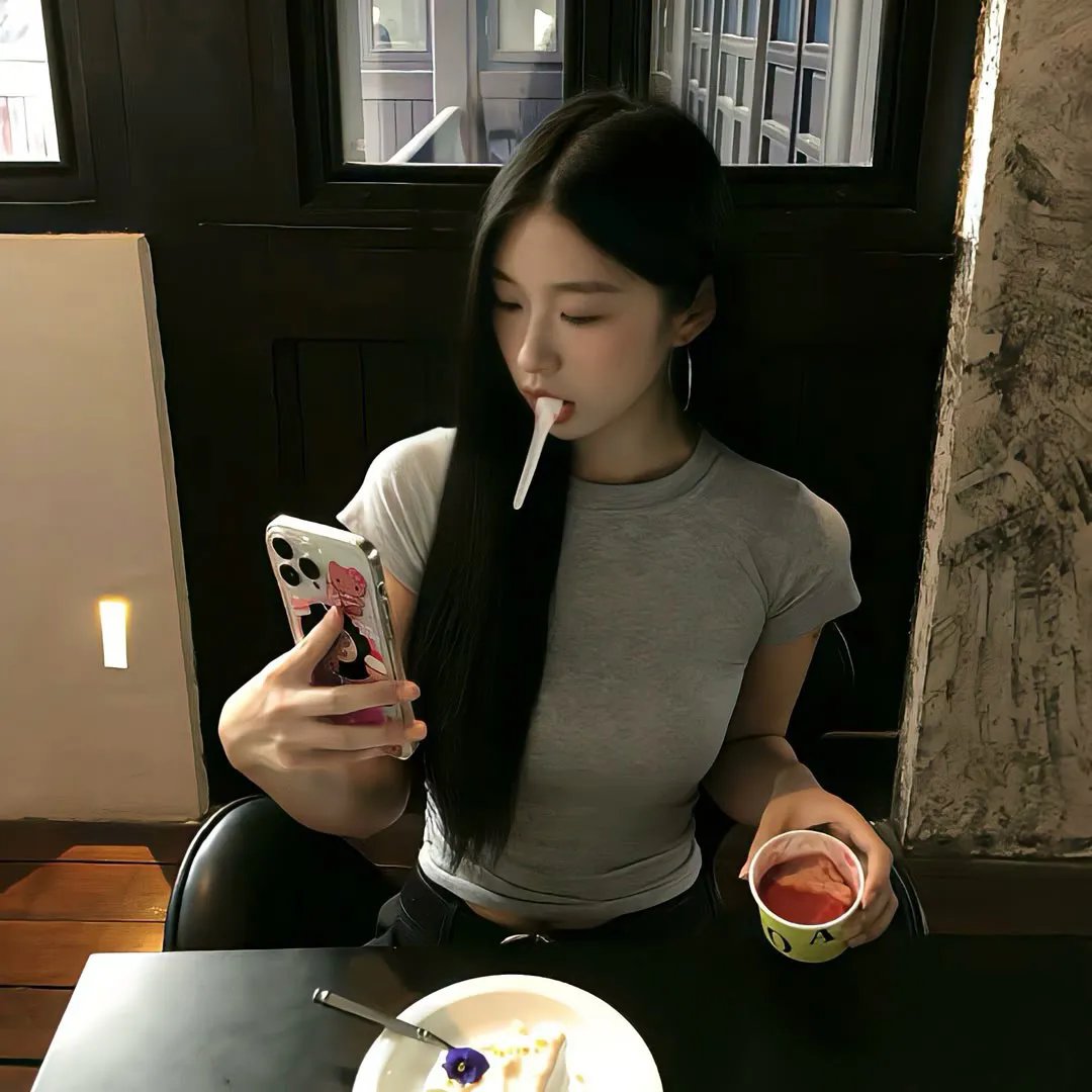 黑伞人